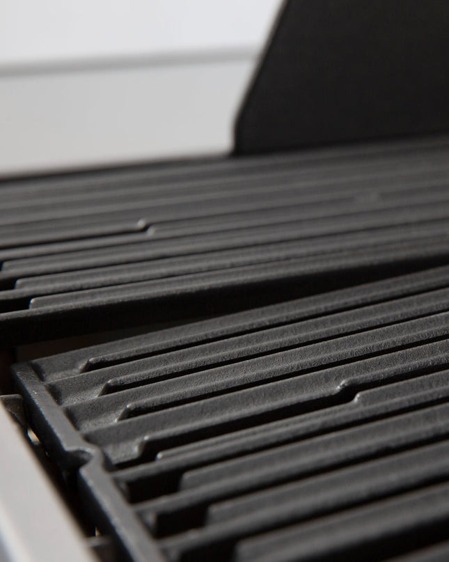 Crown S 490 Stainless 4-Burner Grill