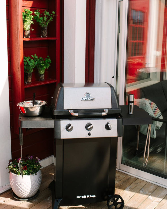 Gem 310 Compact 3-Burner Grill (LP)